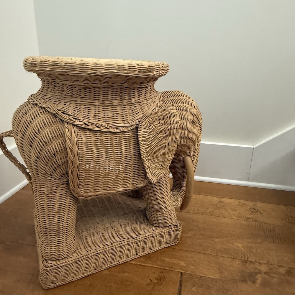 Vintage Wicker Elephant Accent Table Removable Tray Plant Stand Boho Rattan Deco - Picture 10 of 11